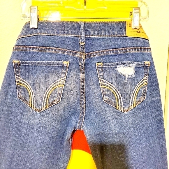 Hollister | Skinny Distressed Jean - Picture 3 of 4